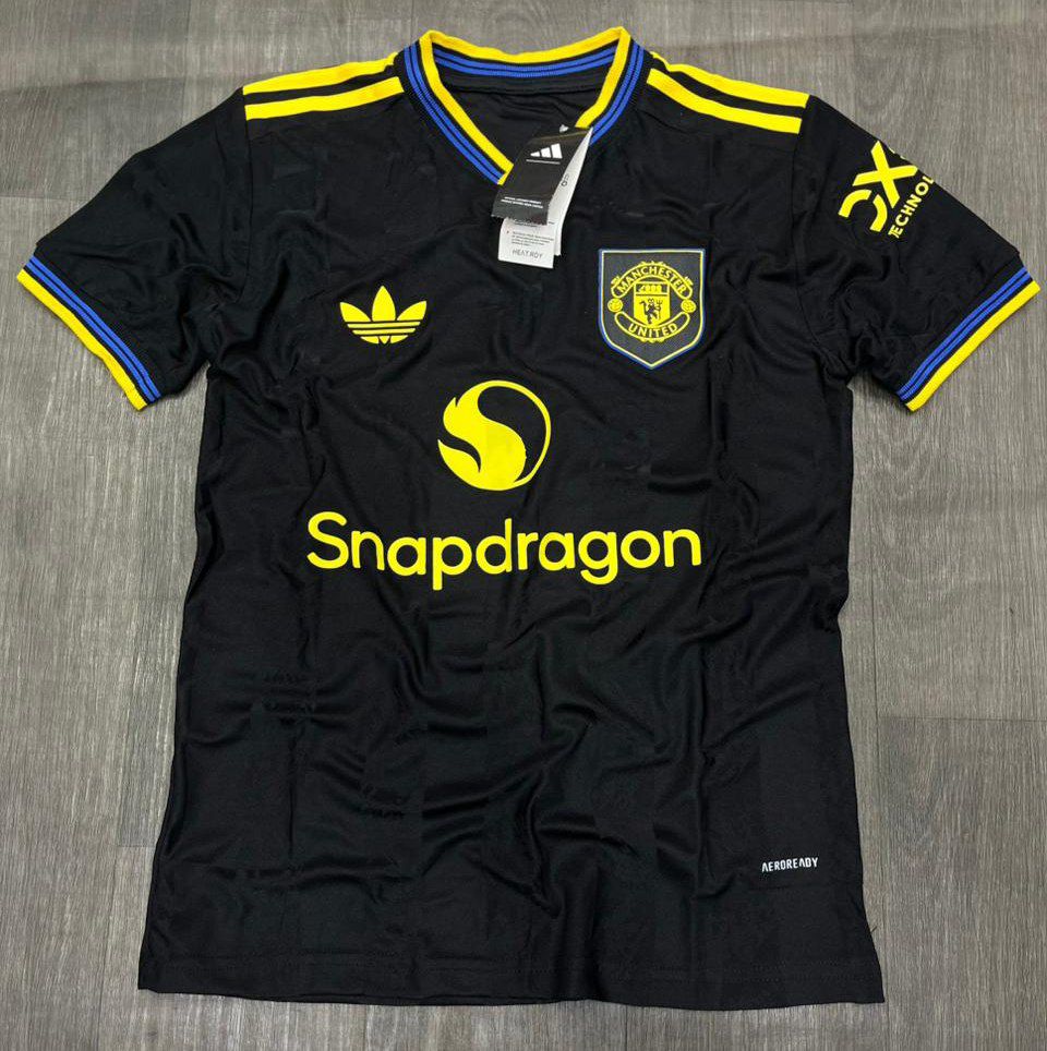 Manchester United 25/26 Third Jersey - Black & Gold