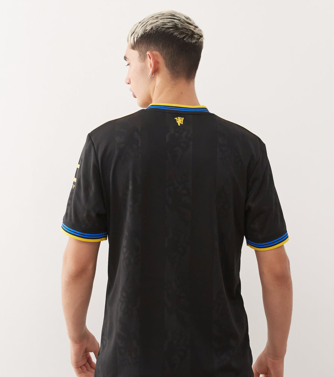 Manchester United 25/26 Third Jersey - Black & Gold
